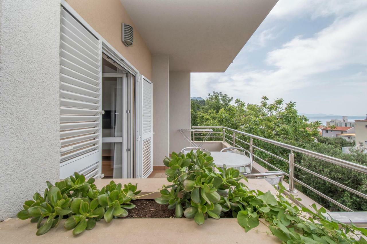 Apartments Antonio Tucepi Exterior photo